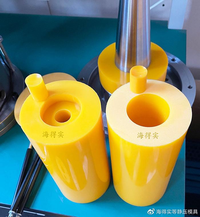 等靜壓模具廠家是怎么設計模具的，等靜壓聚氨酯模具有什么優勢